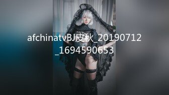 别人的女朋友，没开灯拍的。。。